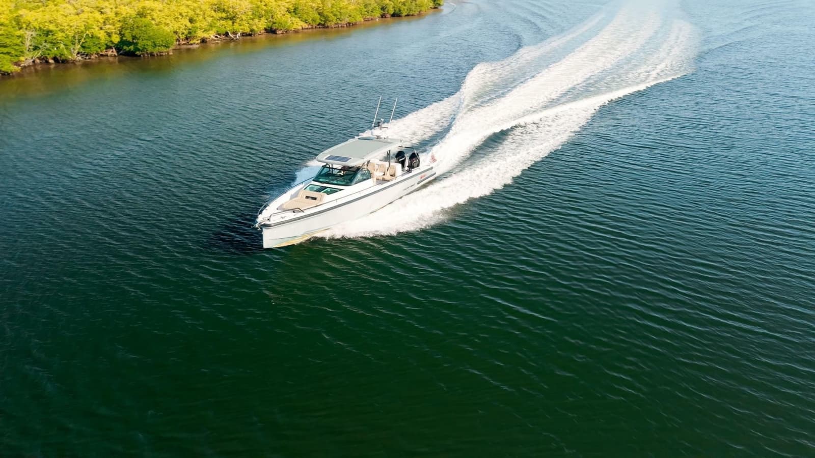 2023 Axopar 37 Suntop - Photo 29