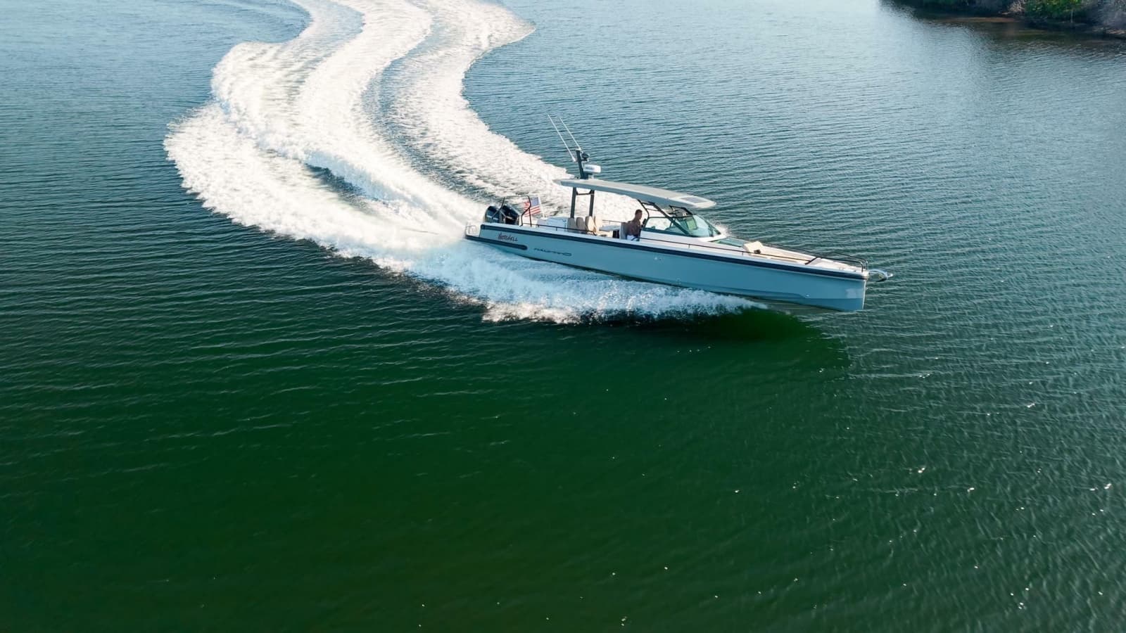 2023 Axopar 37 Suntop - Photo 32