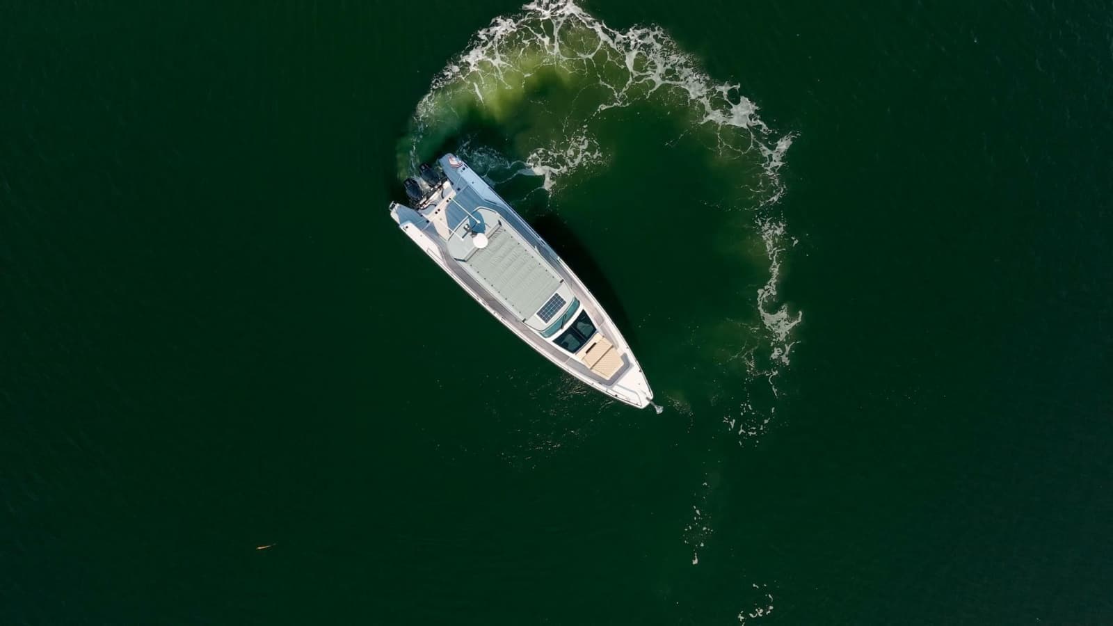 2023 Axopar 37 Suntop - Photo 35