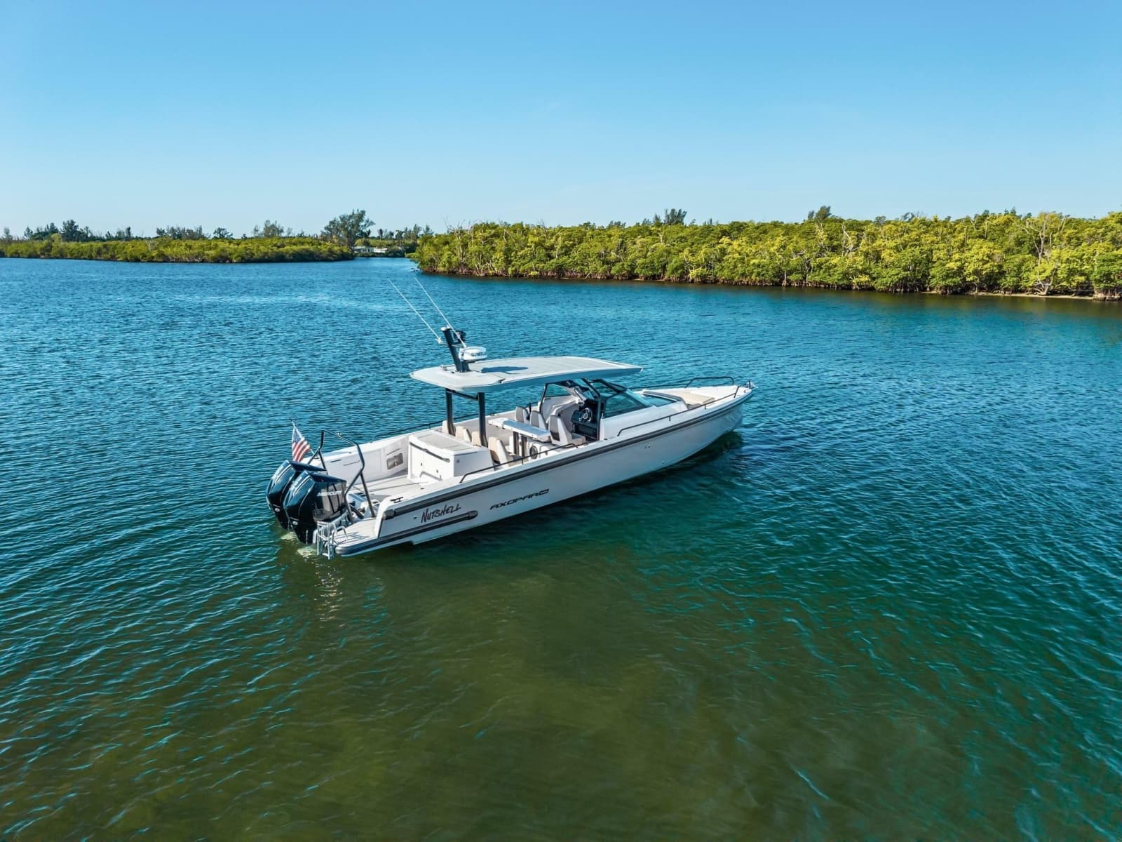 2023 Axopar 37 Suntop - Photo 40
