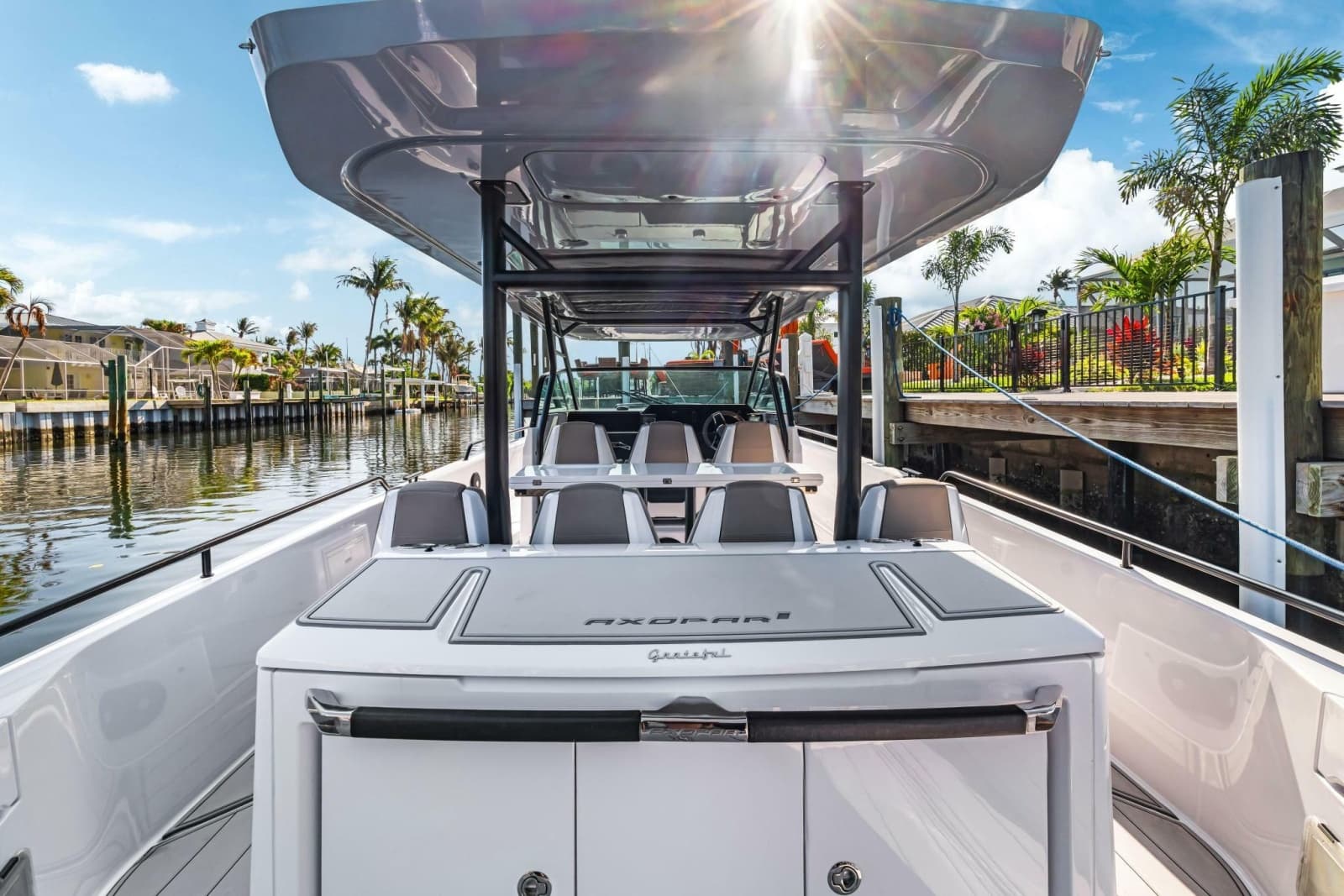 2023 Axopar 37 Suntop - Photo 17