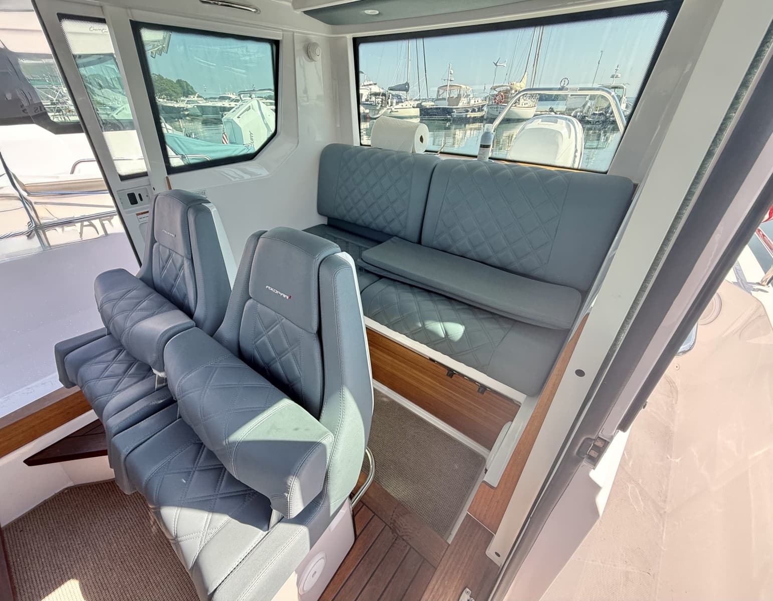 2022 Axopar 28 Cabin - Photo 34