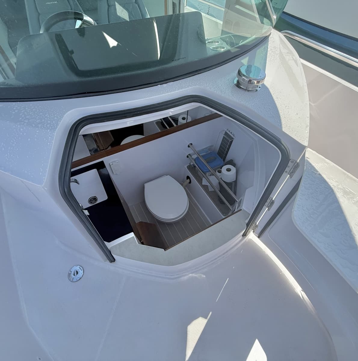 2022 Axopar 28 Cabin - Photo 38