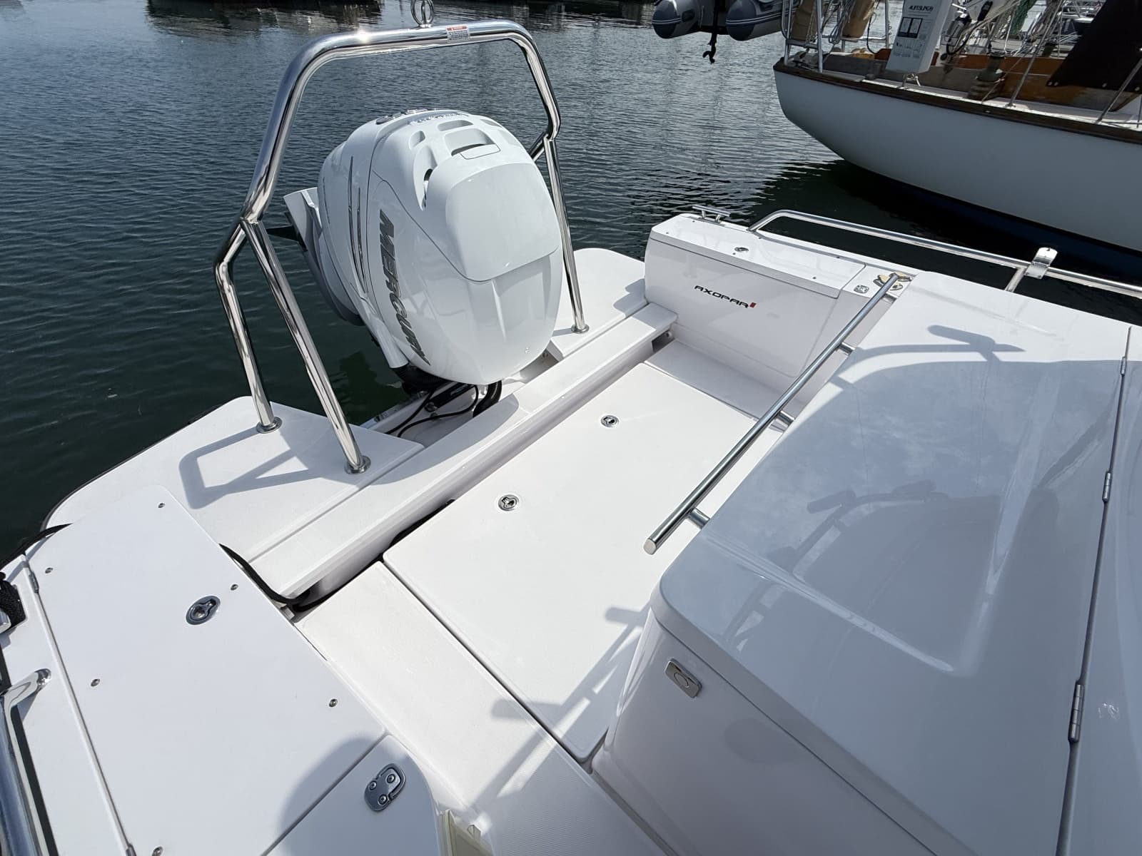 2022 Axopar 28 Cabin - Photo 9
