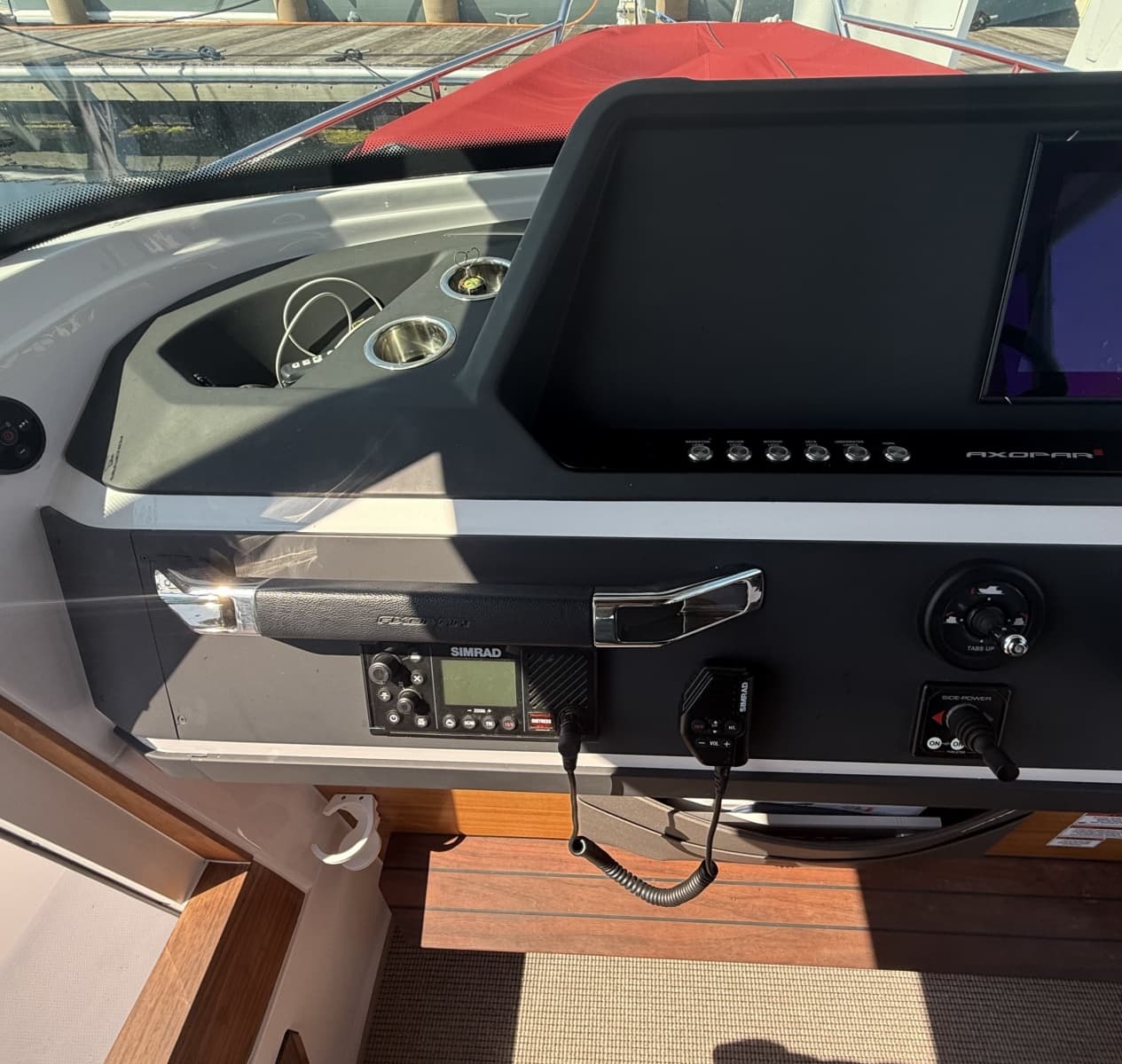 2022 Axopar 28 Cabin - Photo 31