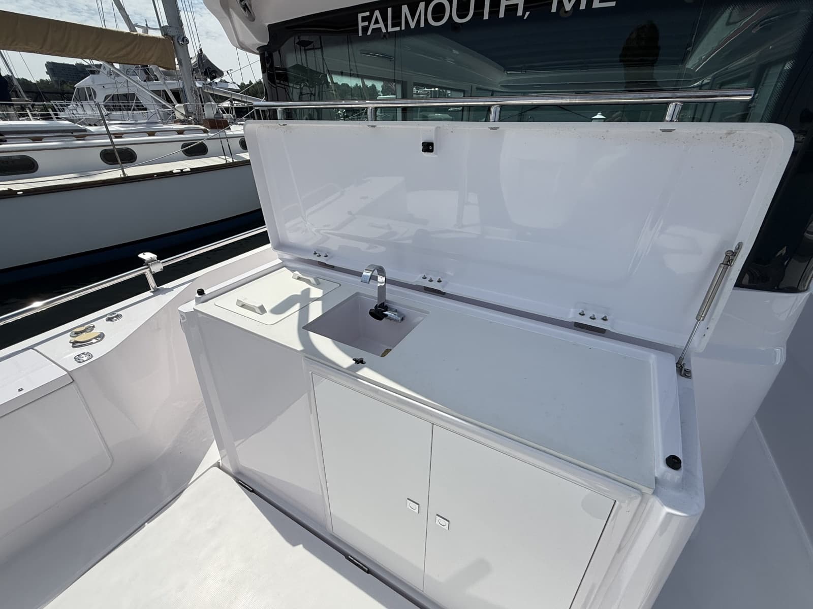 2022 Axopar 28 Cabin - Photo 11