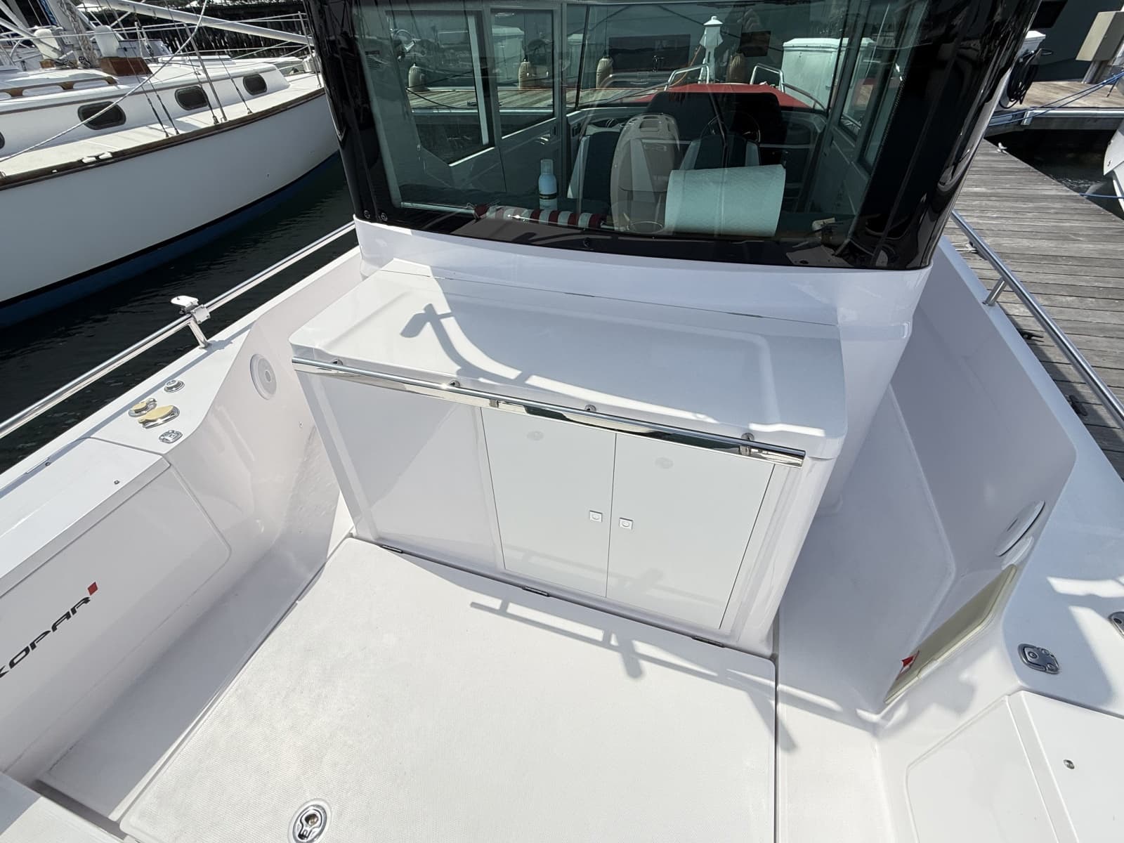 2022 Axopar 28 Cabin - Photo 10