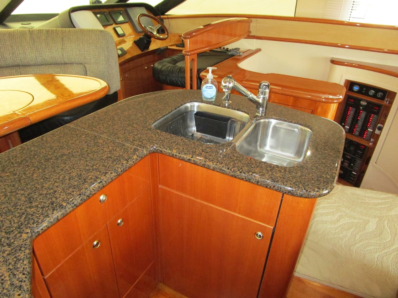 2003 Neptunus Flybridge Motor Yacht - Photo 9