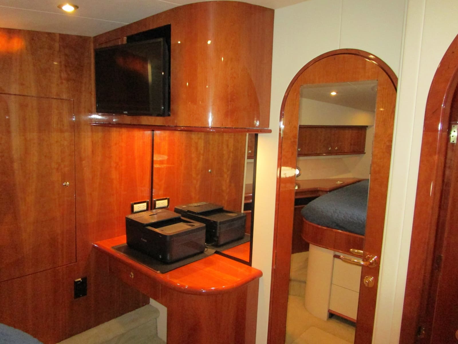 2003 Neptunus Flybridge Motor Yacht - Photo 32