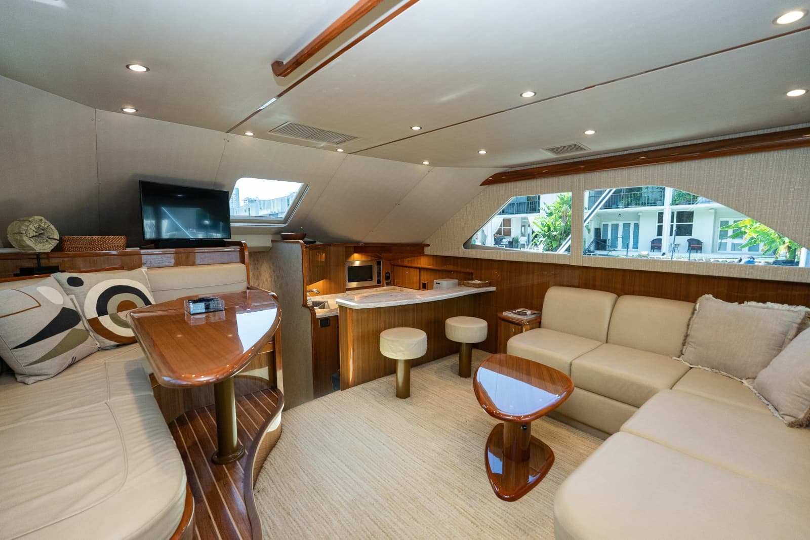 2015 Viking 42 Convertible - Photo 18