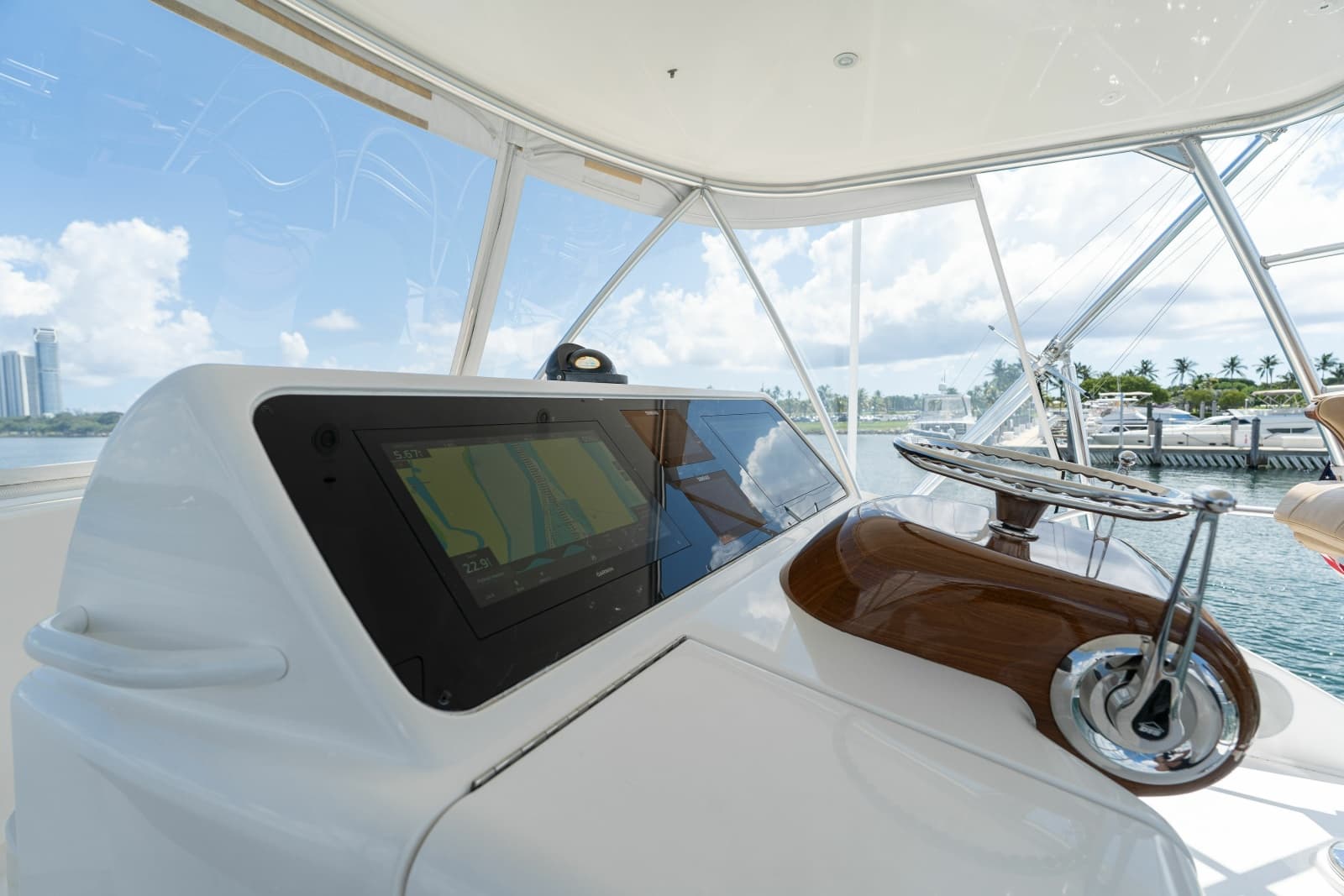 2015 Viking 42 Convertible - Photo 15