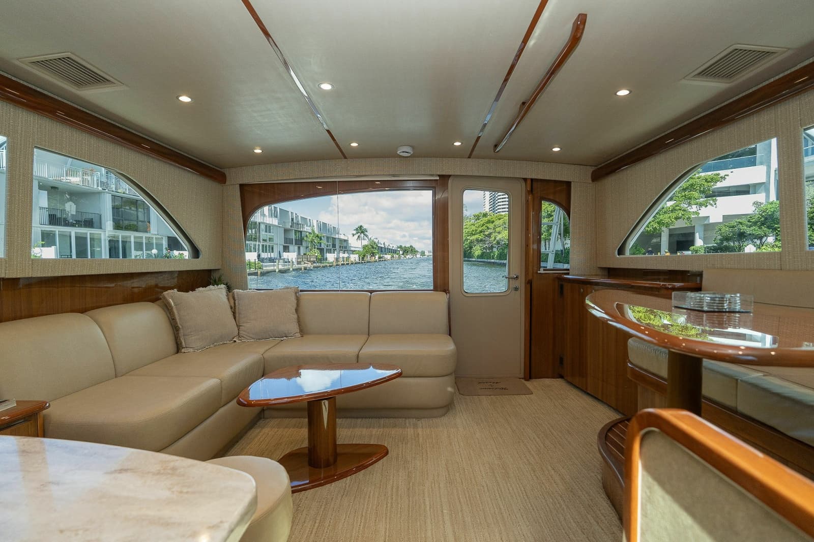 2015 Viking 42 Convertible - Photo 24