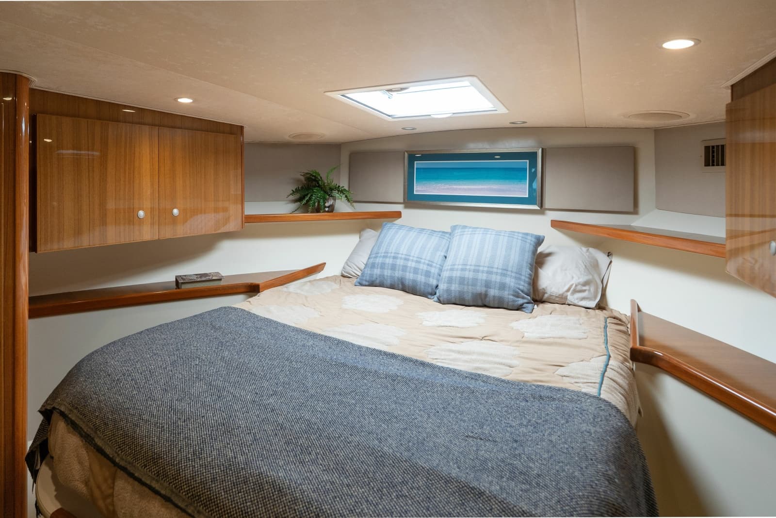 2015 Viking 42 Convertible - Photo 30