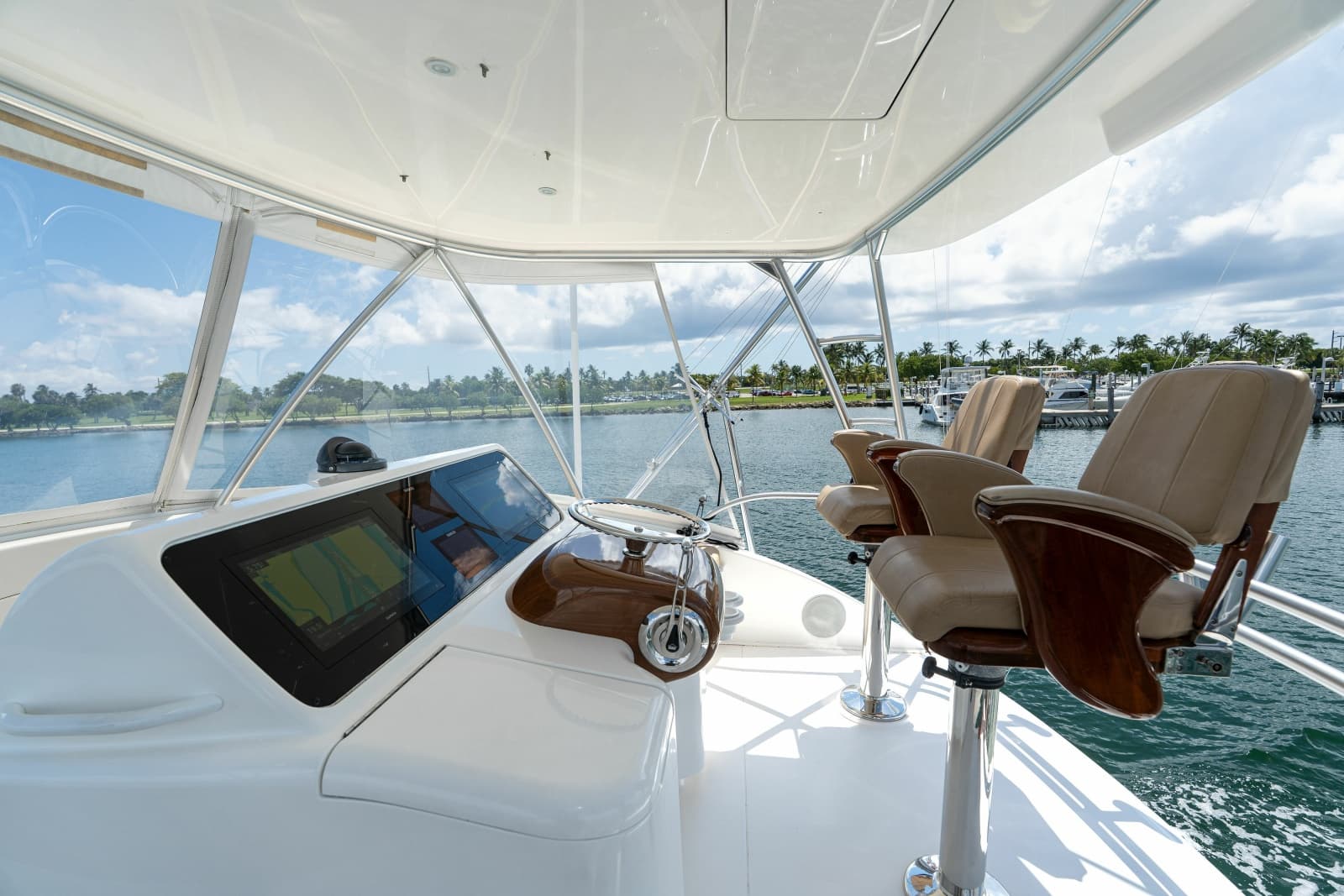 2015 Viking 42 Convertible - Photo 14