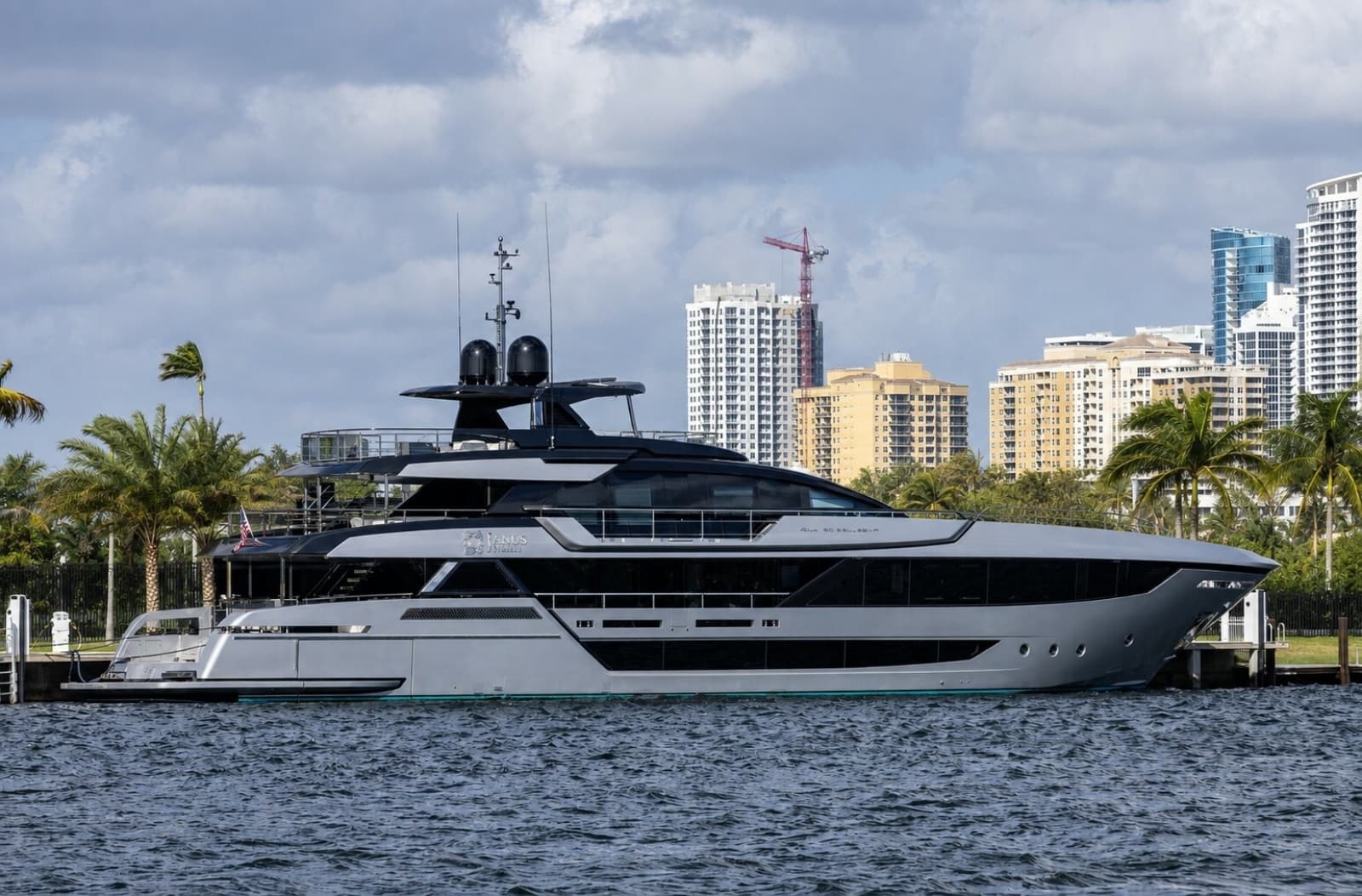 2023 Riva Bellissima