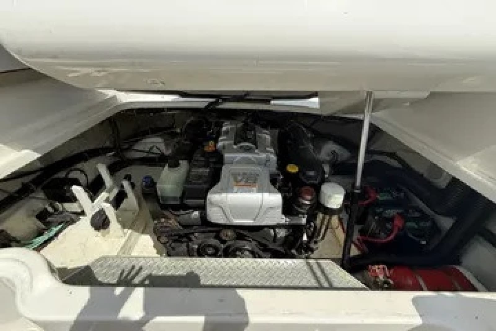2014 Formula 270 Bowrider - Photo 15