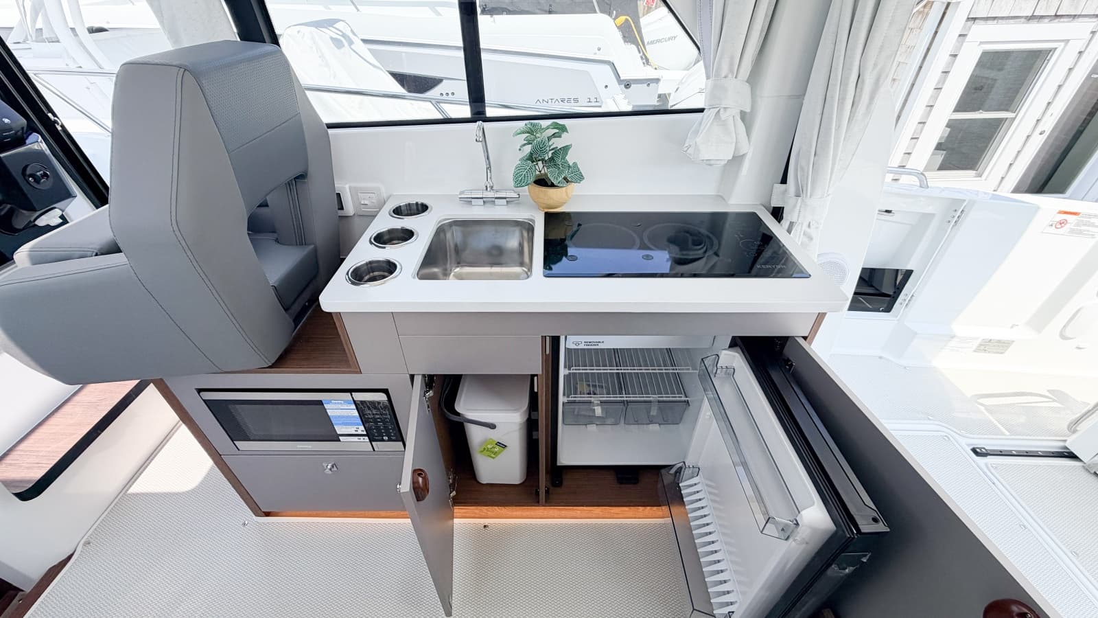 2027 Beneteau Antares 9 - Photo 9