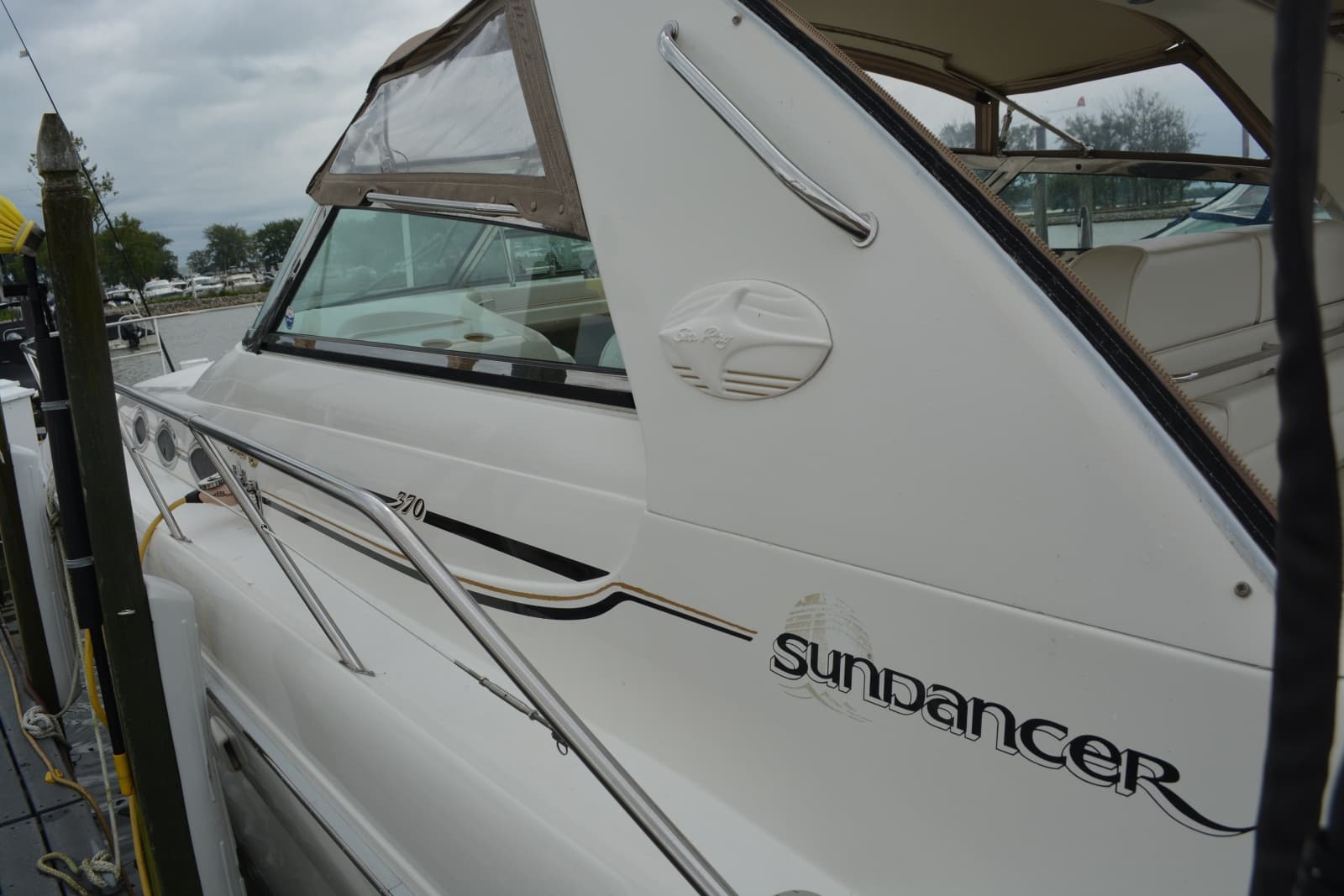 1996 Sea Ray Sundancer 370 - Photo 5