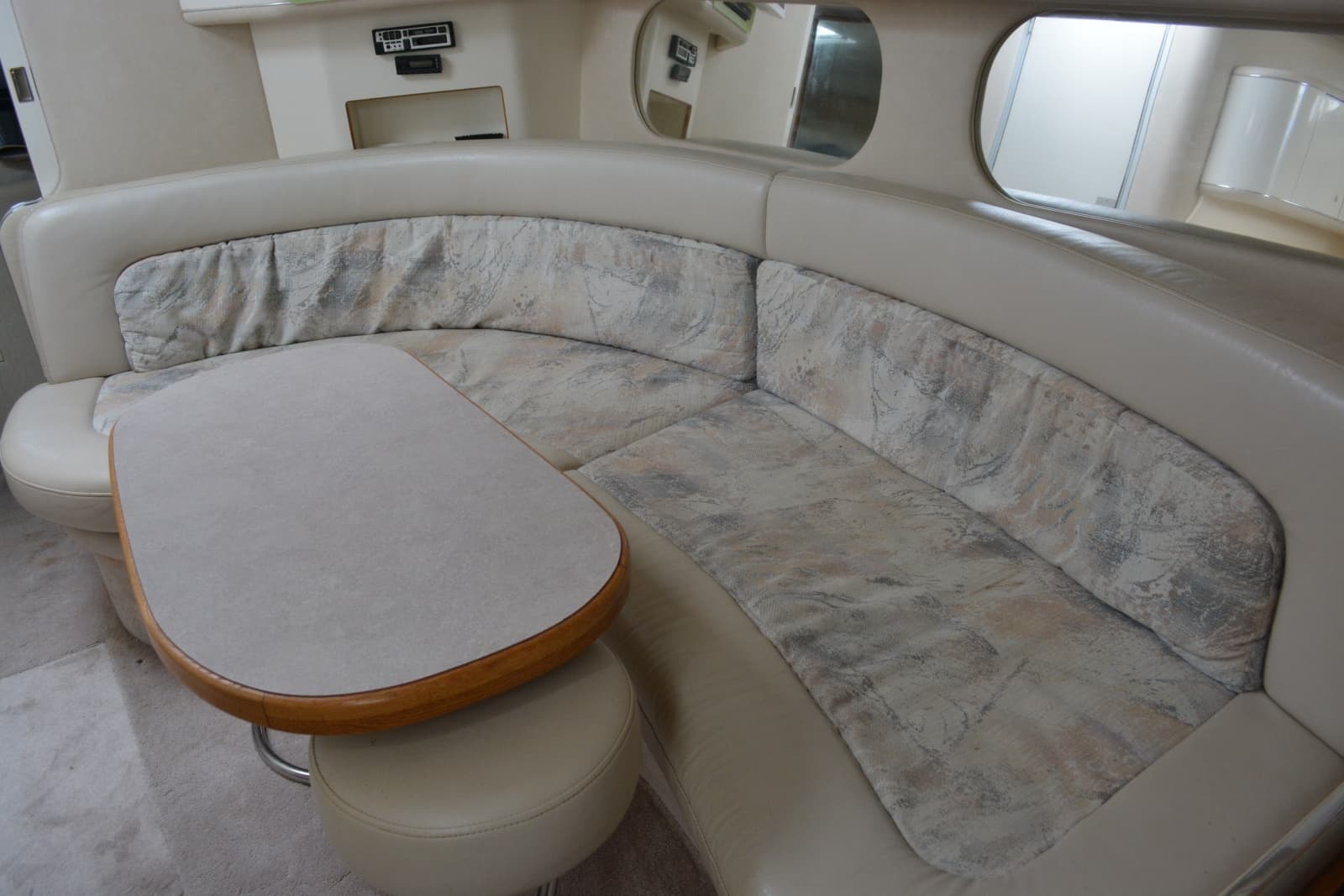 1996 Sea Ray Sundancer 370 - Photo 14