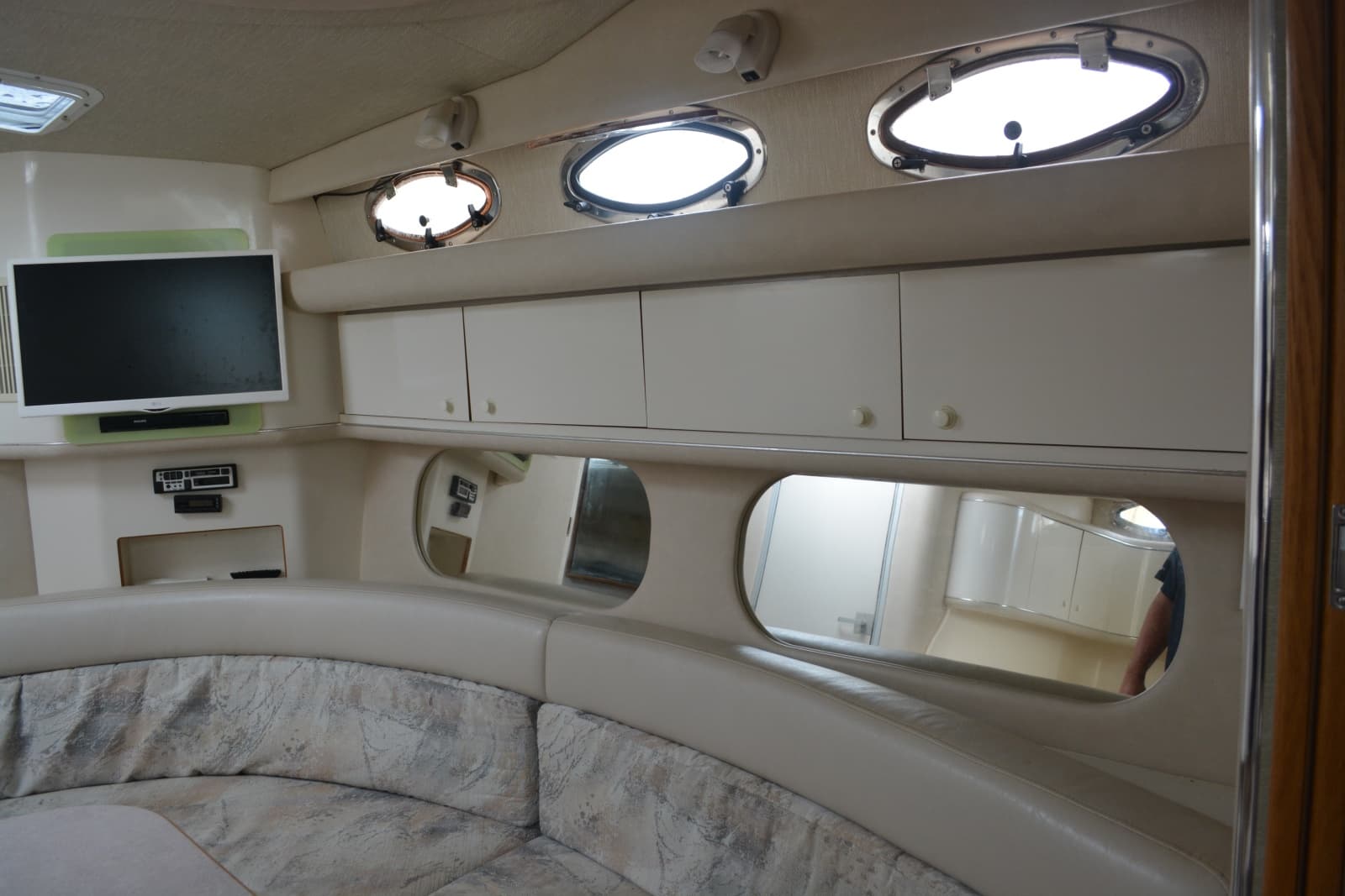 1996 Sea Ray Sundancer 370 - Photo 15