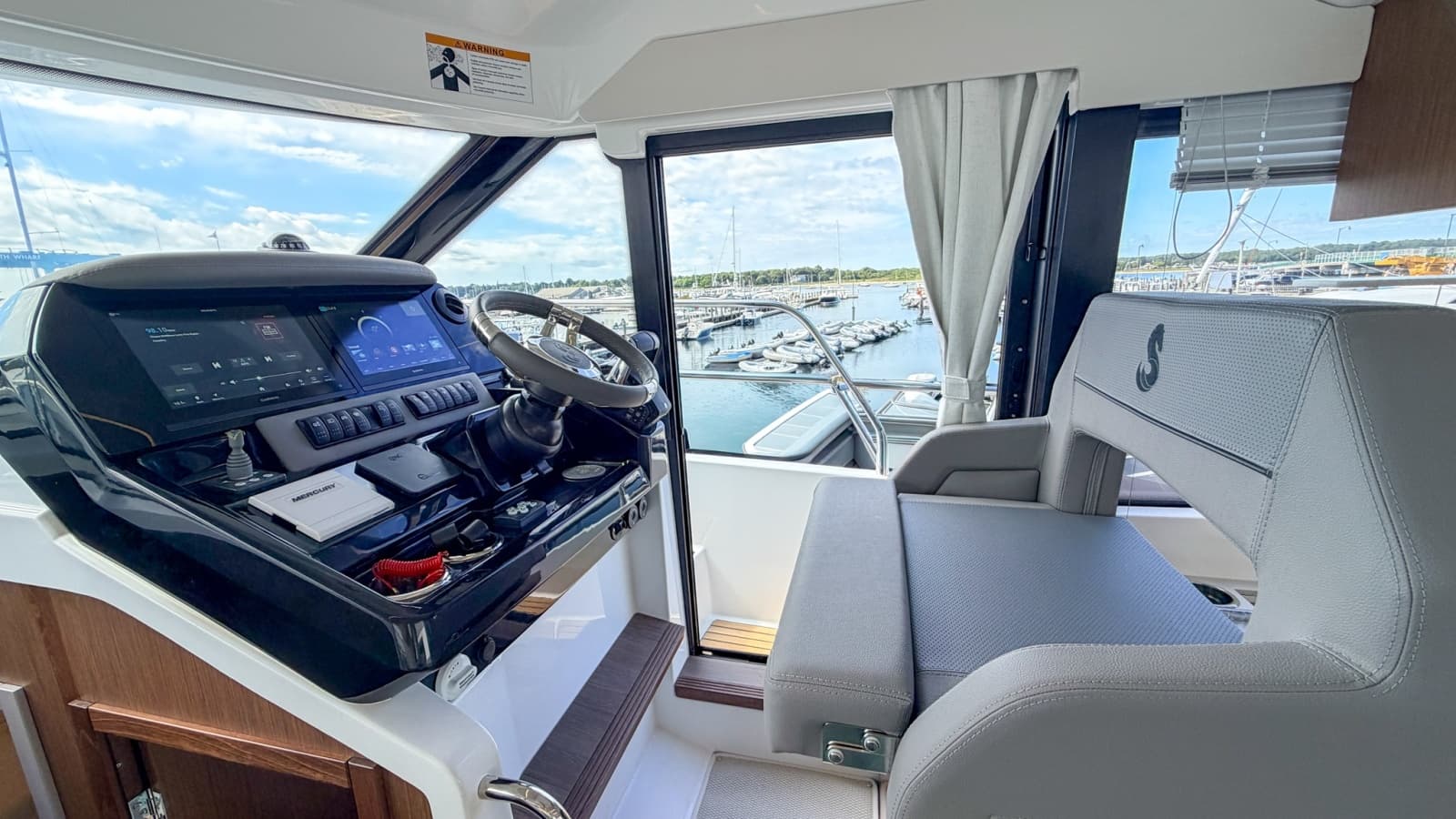 2027 Beneteau Antares 12 Fly - Photo 2