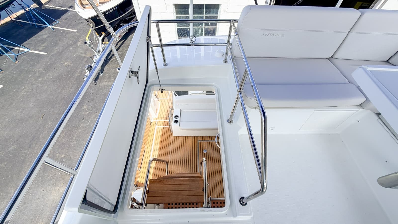 2027 Beneteau Antares 12 Fly - Photo 16