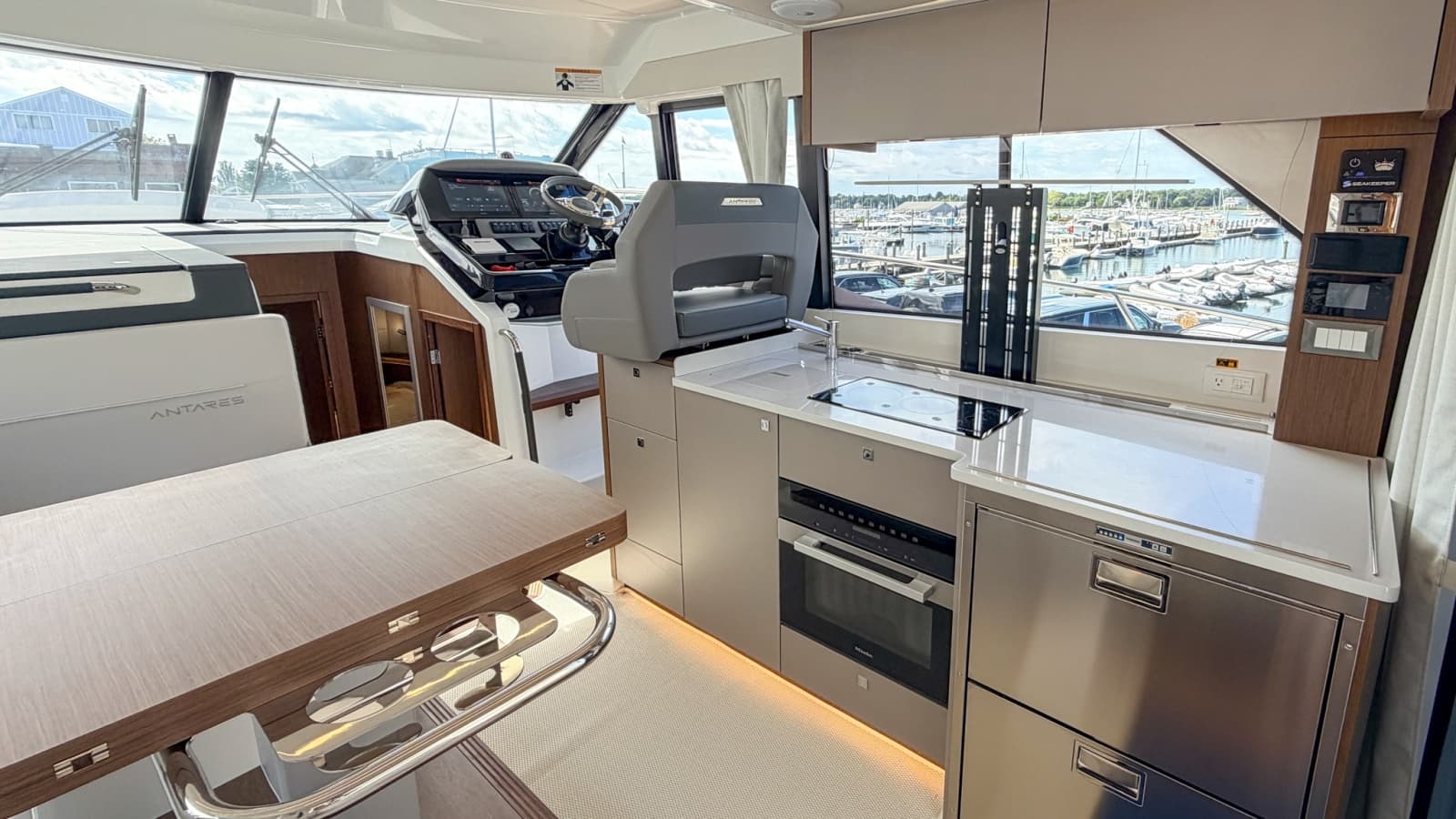 2027 Beneteau Antares 12 Fly - Photo 4