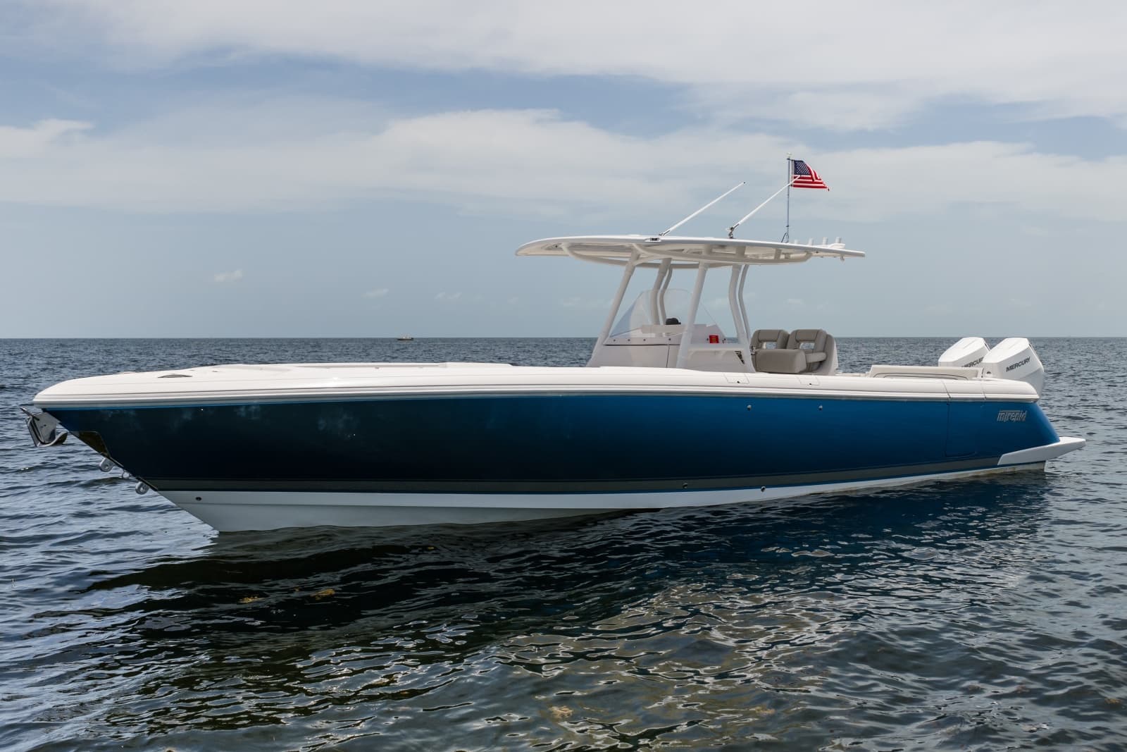 2023 Intrepid 345 Nomad FE - Photo 9