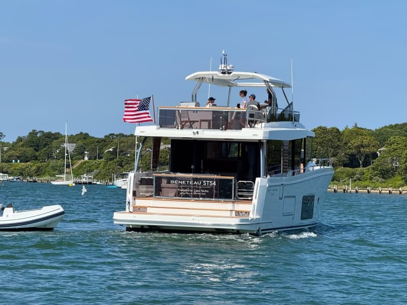 2026 Beneteau Swift Trawler 54 - Photo 33