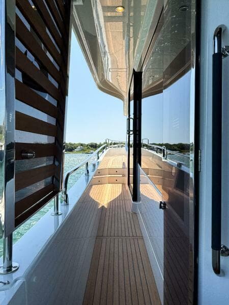 2026 Beneteau Swift Trawler 54 - Photo 29