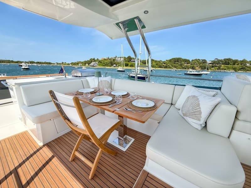 2026 Beneteau Swift Trawler 54 - Photo 24