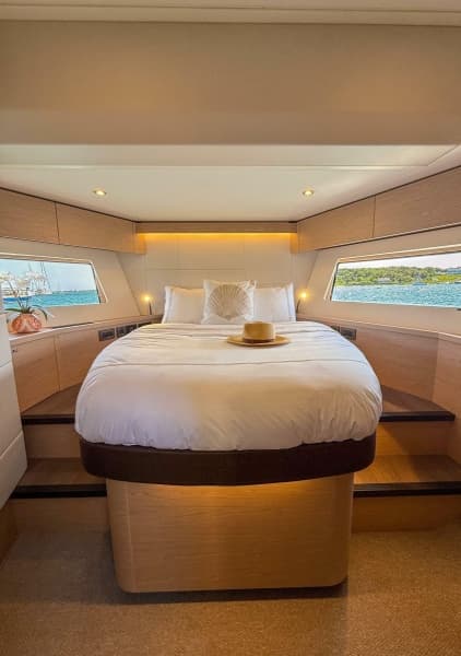 2026 Beneteau Swift Trawler 54 - Photo 13