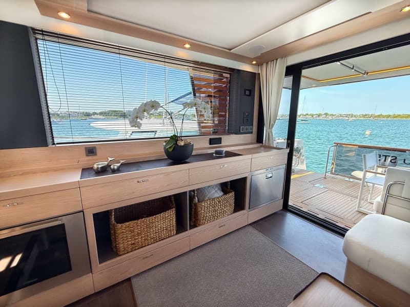 2026 Beneteau Swift Trawler 54 - Photo 6