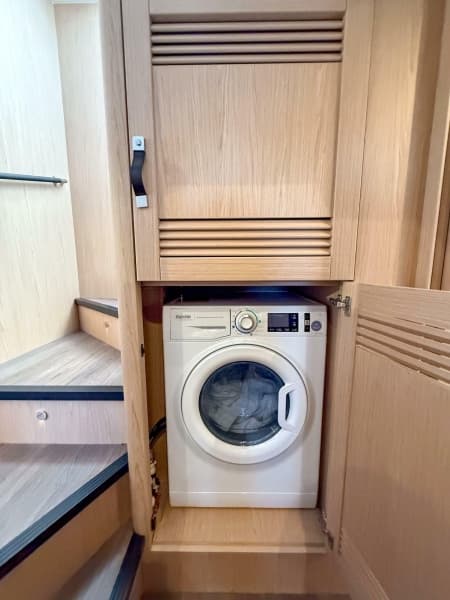 2026 Beneteau Swift Trawler 54 - Photo 15