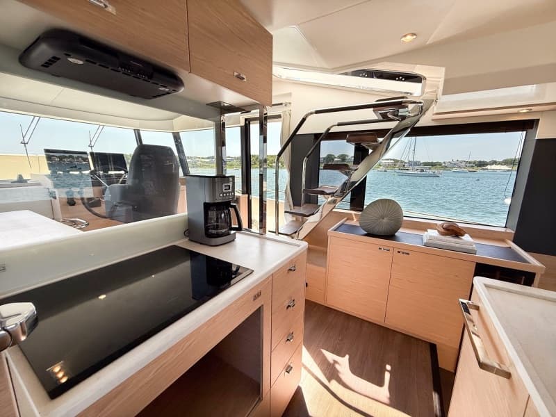 2026 Beneteau Swift Trawler 54 - Photo 10