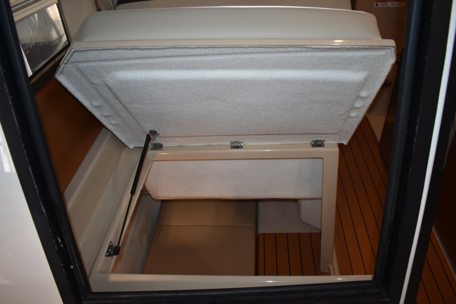 2019 Ranger Tugs R23 - Photo 30