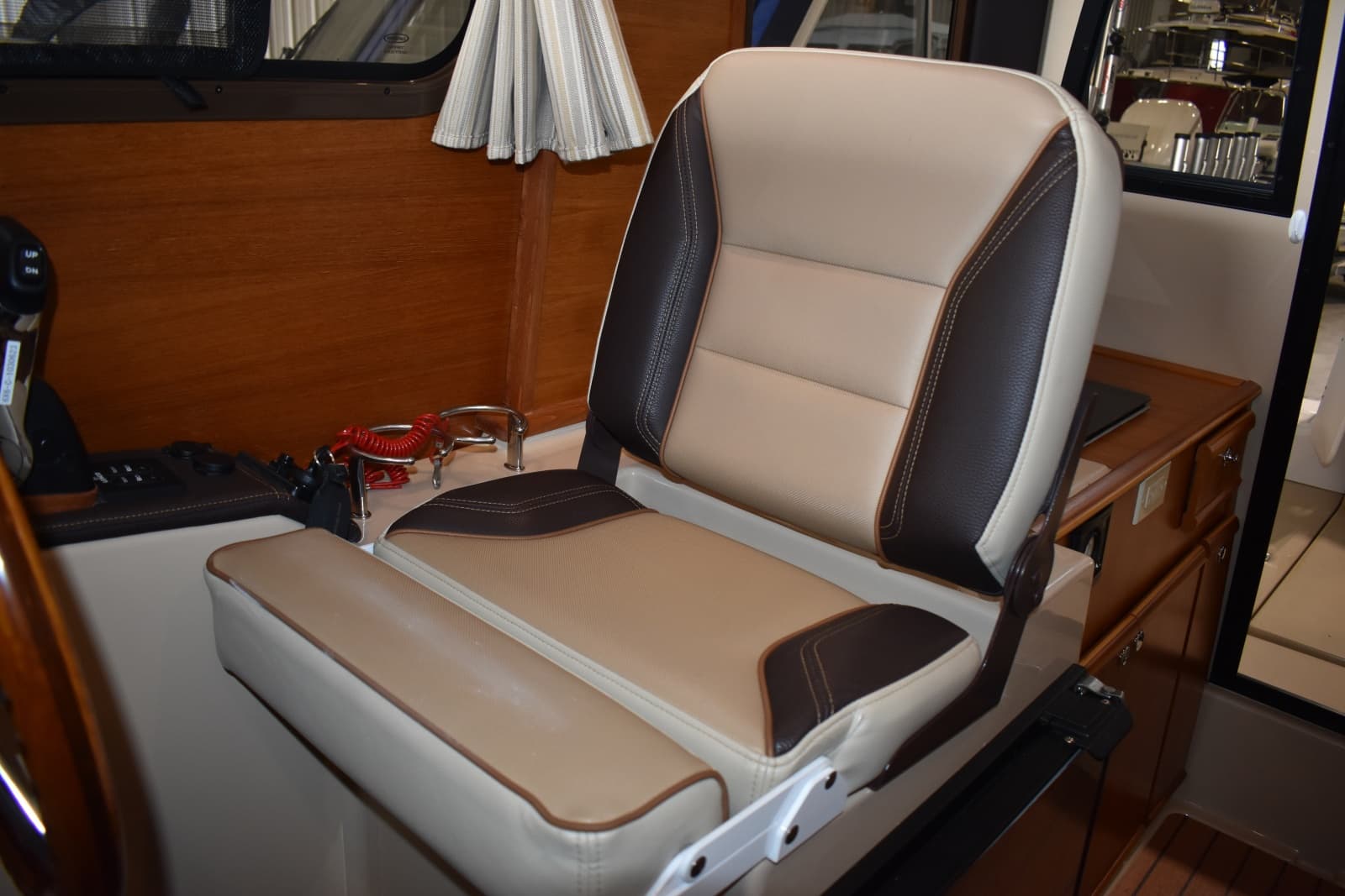 2019 Ranger Tugs R23 - Photo 35