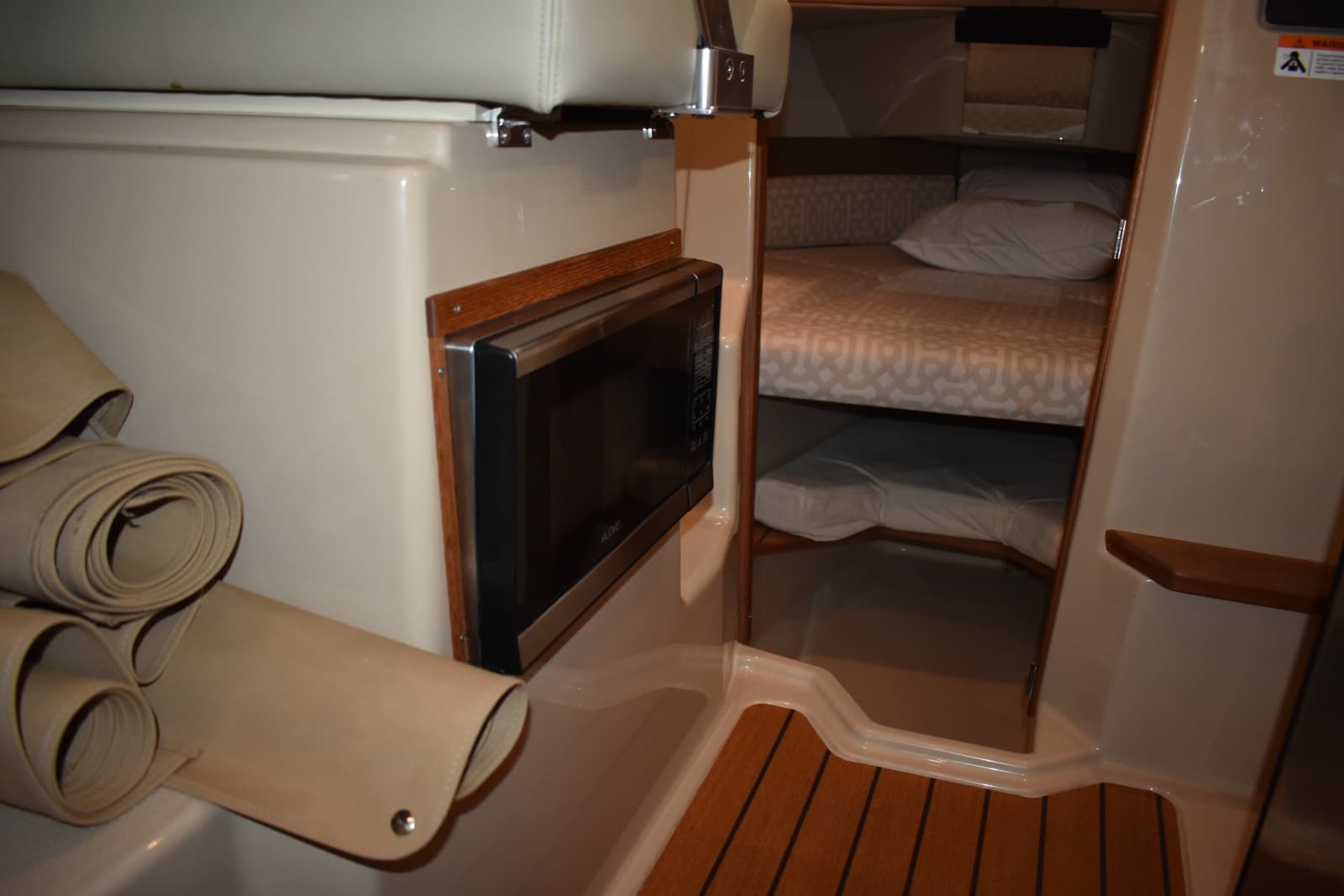 2019 Ranger Tugs R23 - Photo 37