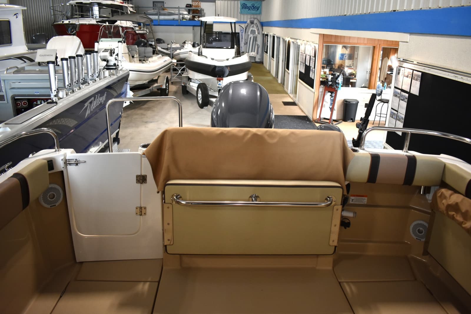 2019 Ranger Tugs R23 - Photo 18