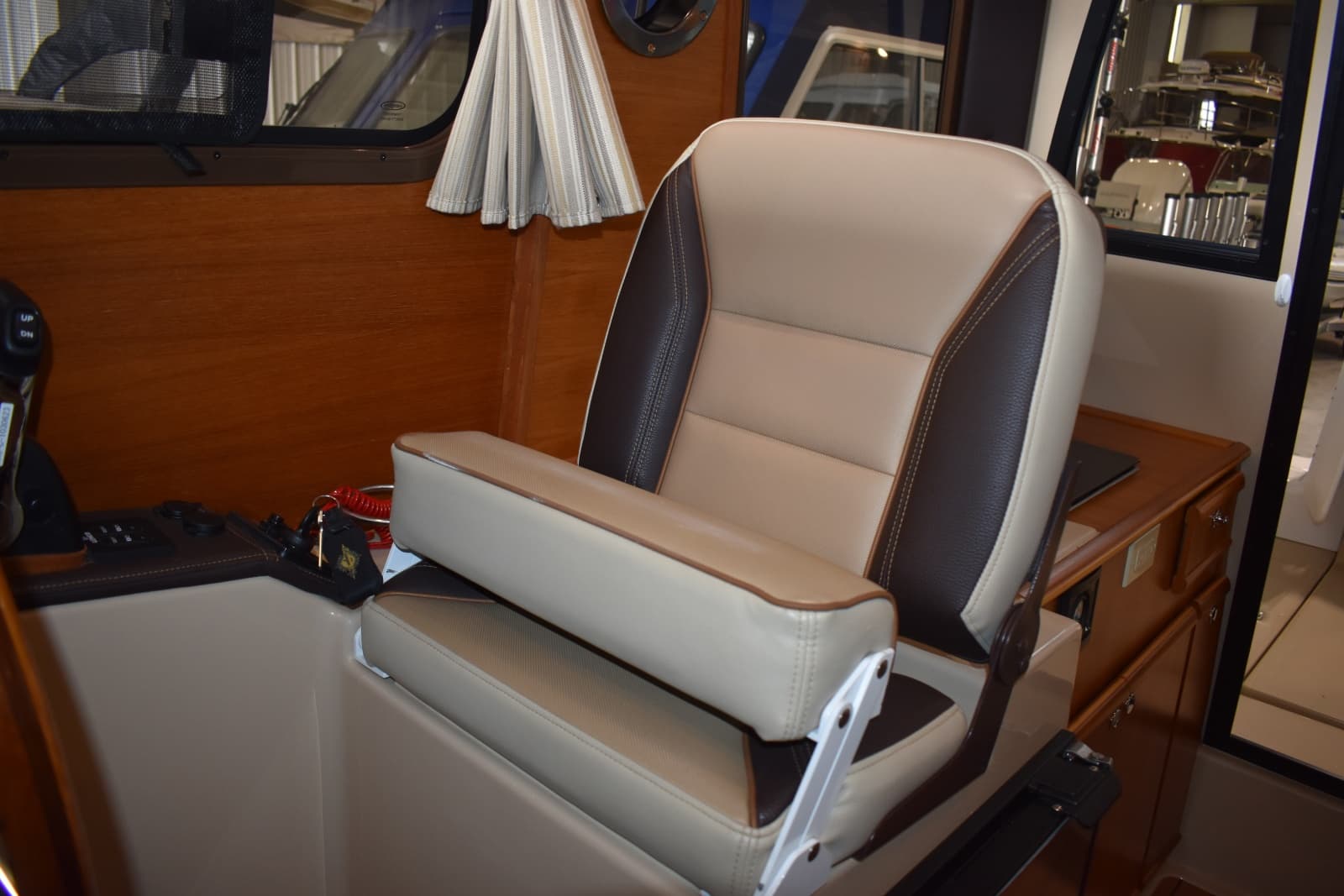 2019 Ranger Tugs R23 - Photo 34