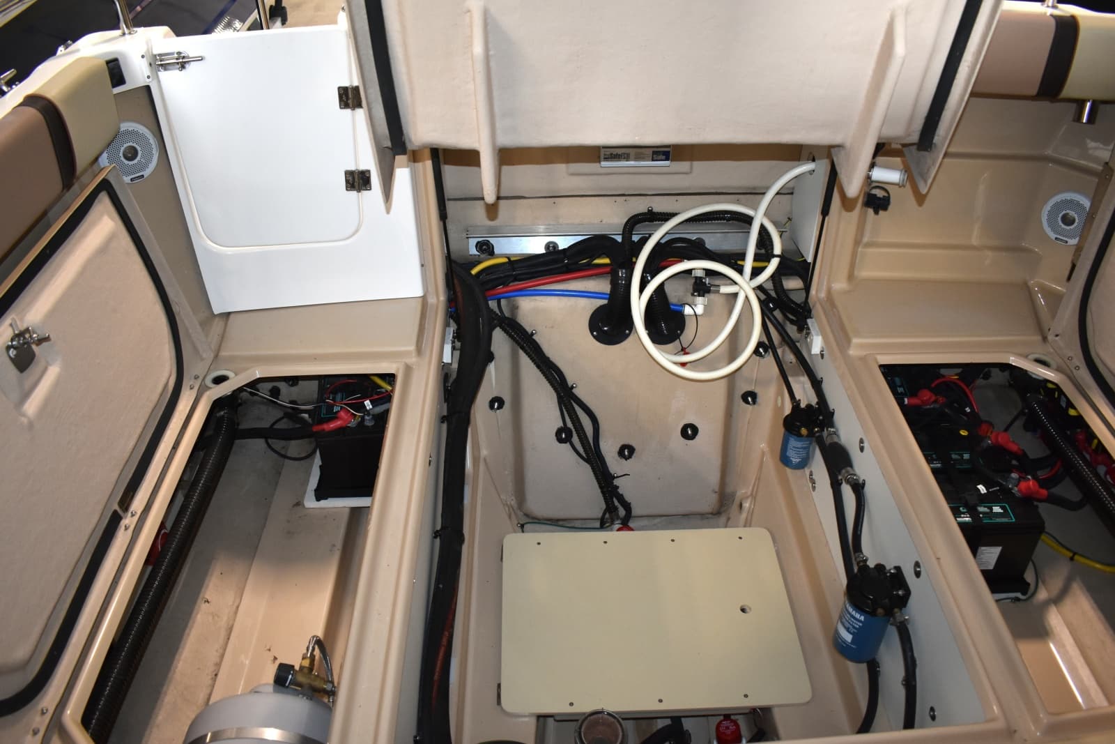 2019 Ranger Tugs R23 - Photo 20