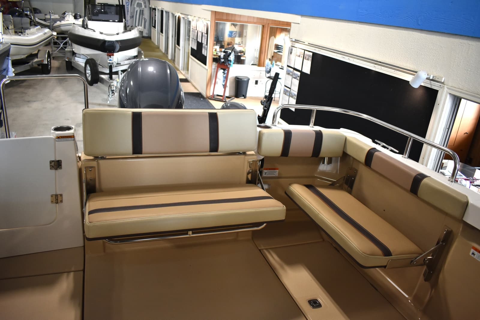 2019 Ranger Tugs R23 - Photo 19