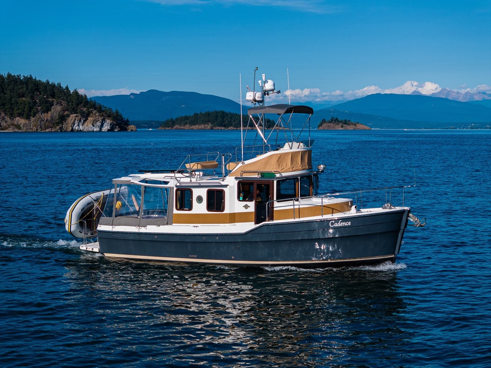 2016 Ranger Tugs R-31 CB - Photo 2