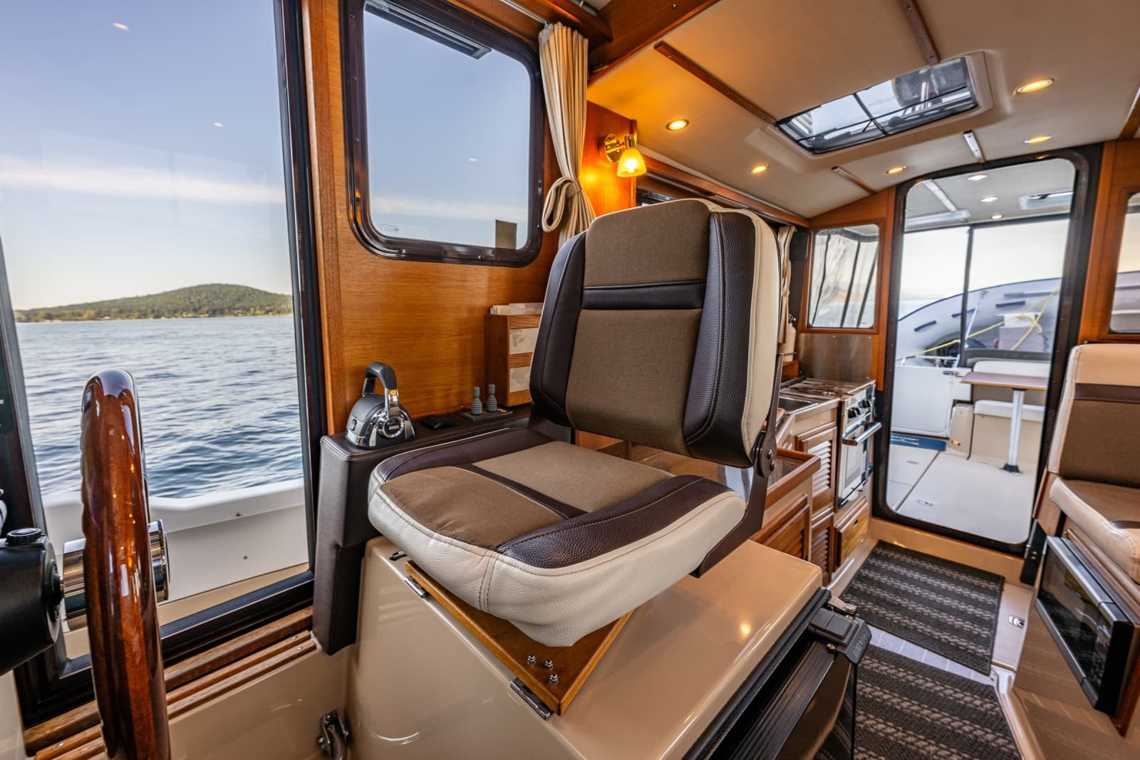 2016 Ranger Tugs R-31 CB - Photo 21
