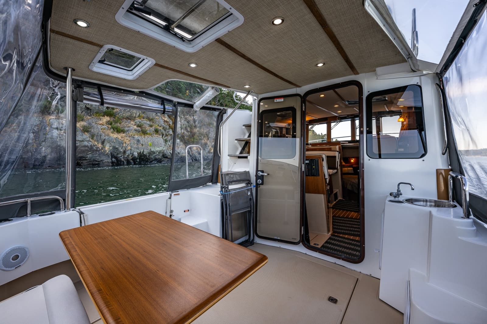 2016 Ranger Tugs R-31 CB - Photo 30