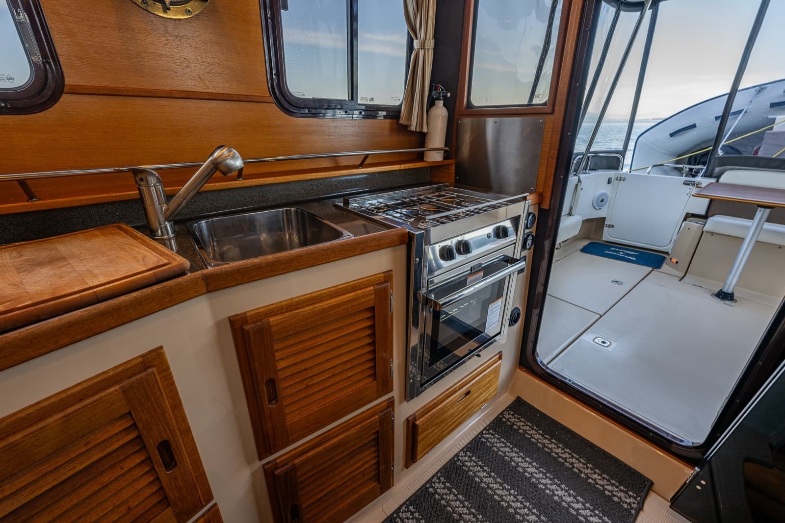 2016 Ranger Tugs R-31 CB - Photo 17