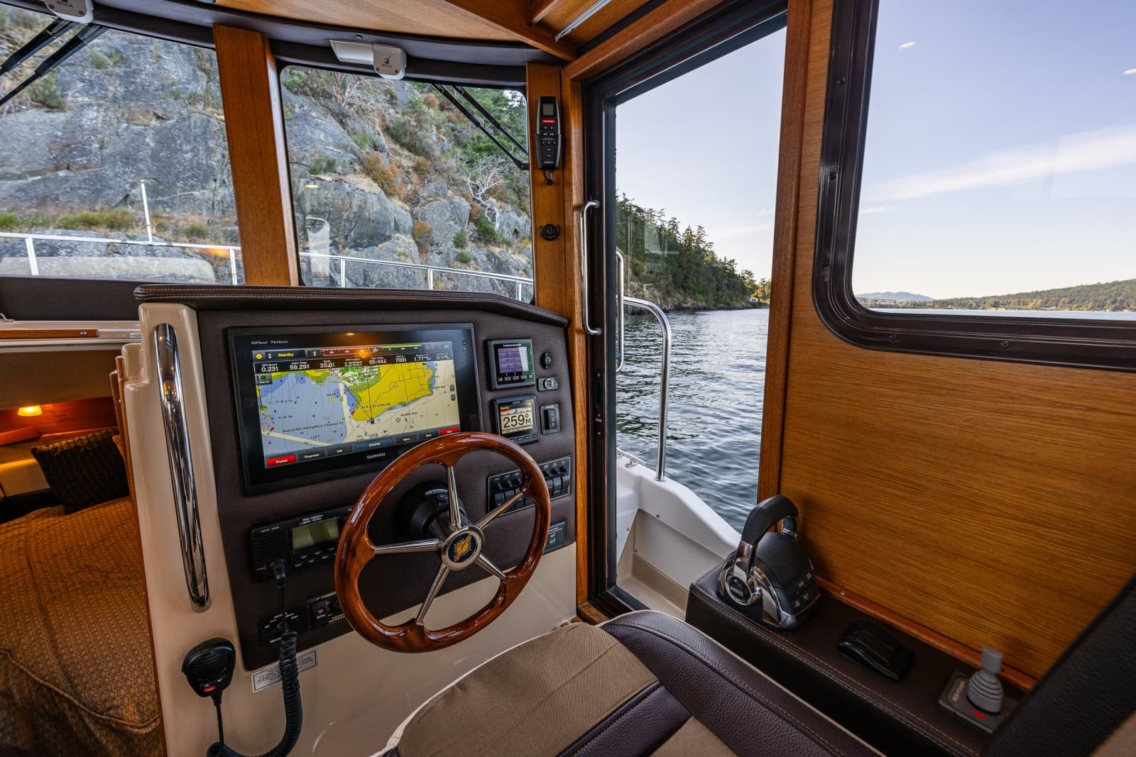 2016 Ranger Tugs R-31 CB - Photo 20