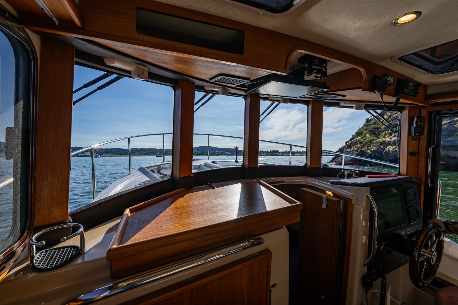 2016 Ranger Tugs R-31 CB - Photo 9