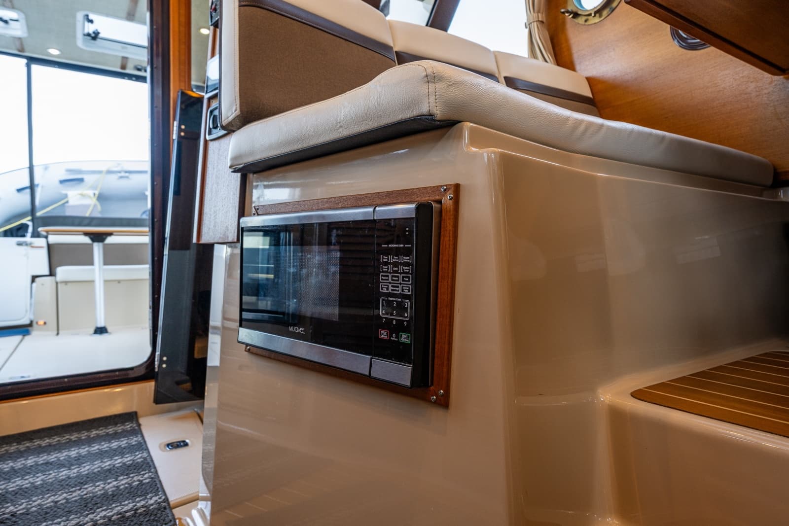 2016 Ranger Tugs R-31 CB - Photo 18