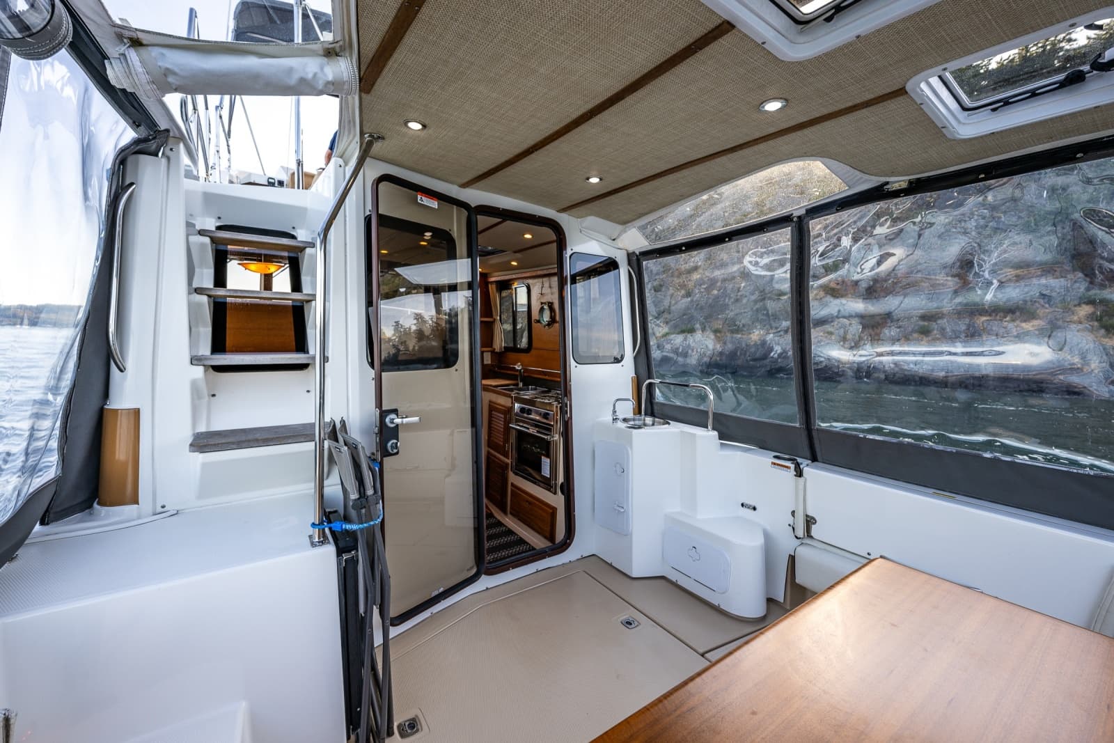 2016 Ranger Tugs R-31 CB - Photo 28